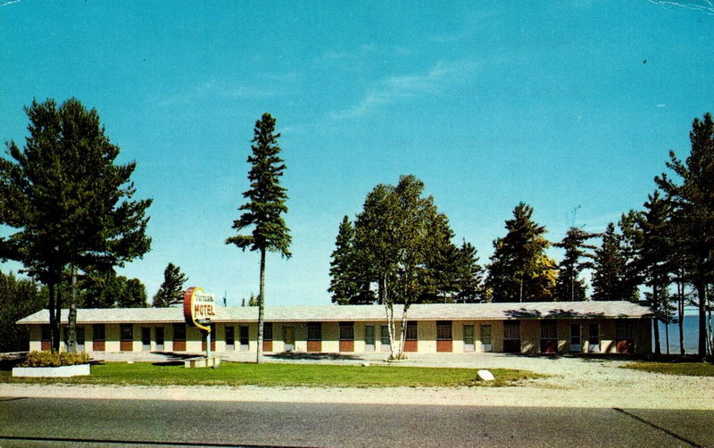 Victoria Motel (Mill Creek Motel) - Vintage Postcard (newer photo)